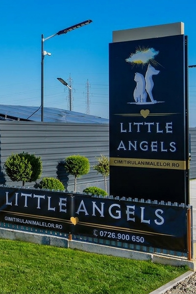 Totem Little Angels — intrare cimitir